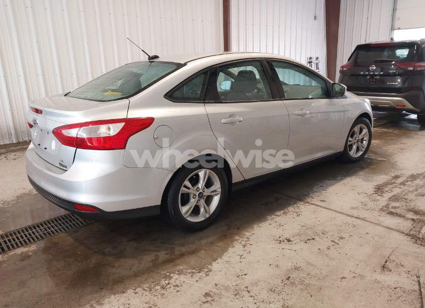 Photo 4 of 2013 Ford Focus SE (VIN 1FADP3F26DL348726)