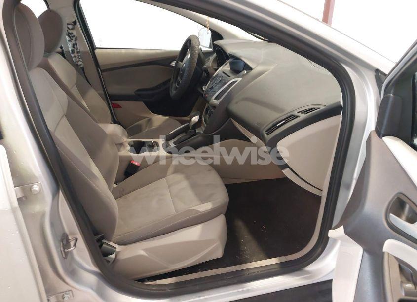 Photo 5 of 2013 Ford Focus SE (VIN 1FADP3F26DL348726)