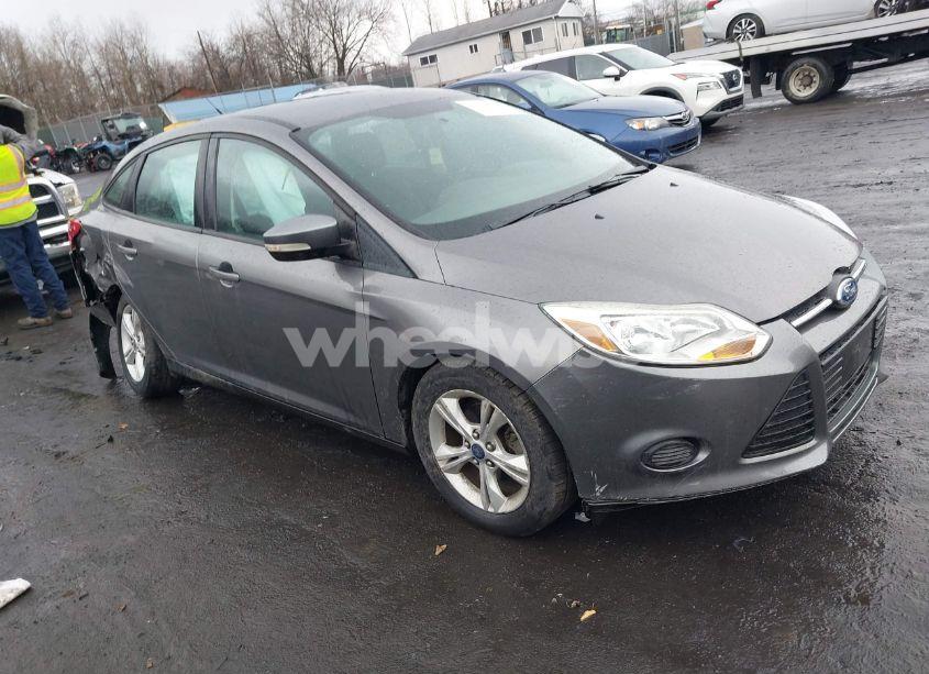 2013 Ford Focus SE (VIN 1FADP3F26DL358995) main photo