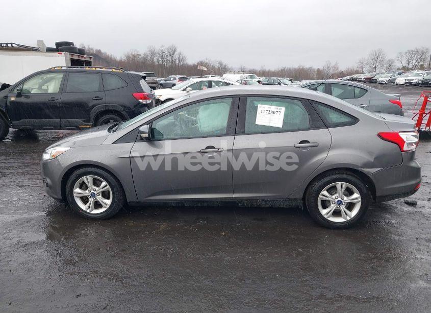 Photo 13 of 2013 Ford Focus SE (VIN 1FADP3F26DL358995)