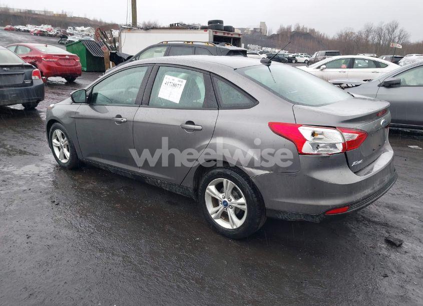 Photo 3 of 2013 Ford Focus SE (VIN 1FADP3F26DL358995)