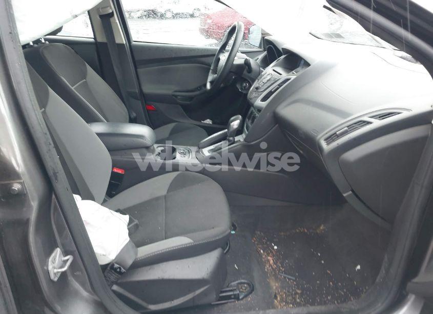 Photo 5 of 2013 Ford Focus SE (VIN 1FADP3F26DL358995)