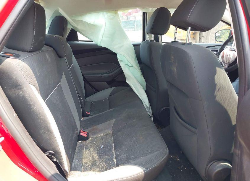 Photo 8 of 2013 Ford Focus SE (VIN 1FADP3F26DL379538)