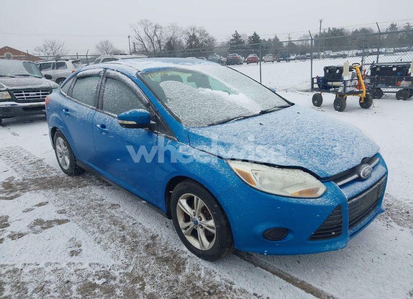 2014 Ford Focus SE (VIN 1FADP3F26EL153548) main photo