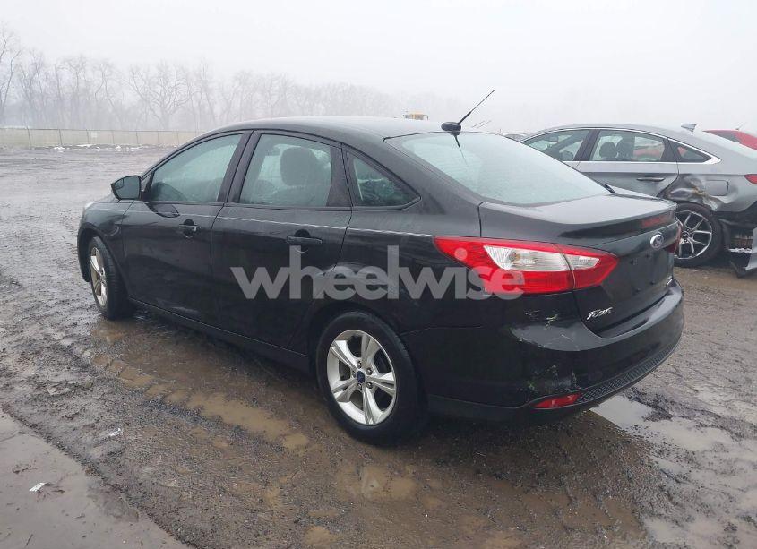 Photo 3 of 2014 Ford Focus SE (VIN 1FADP3F26EL166980)