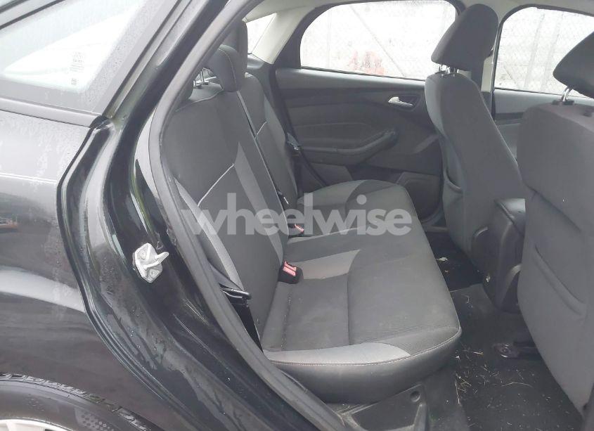 Photo 8 of 2014 Ford Focus SE (VIN 1FADP3F26EL166980)