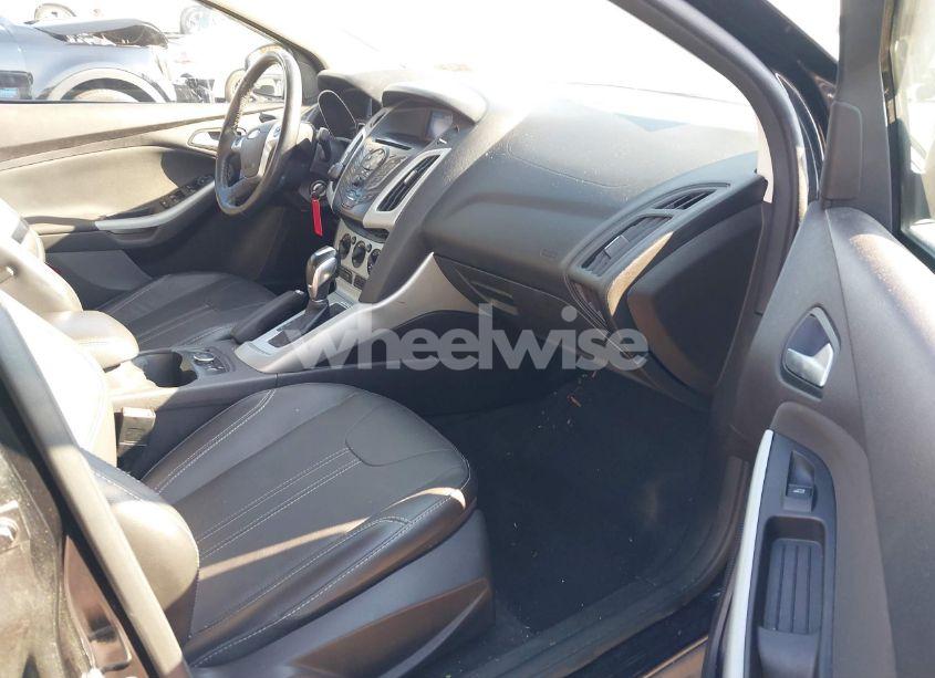 Photo 5 of 2014 Ford Focus SE (VIN 1FADP3F26EL179132)