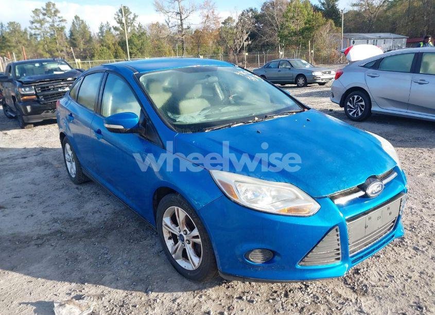 2014 Ford Focus SE (VIN 1FADP3F26EL179549) main photo