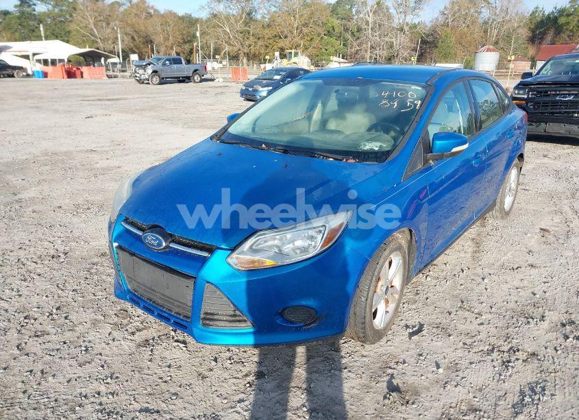 Photo 2 of 2014 Ford Focus SE (VIN 1FADP3F26EL179549)