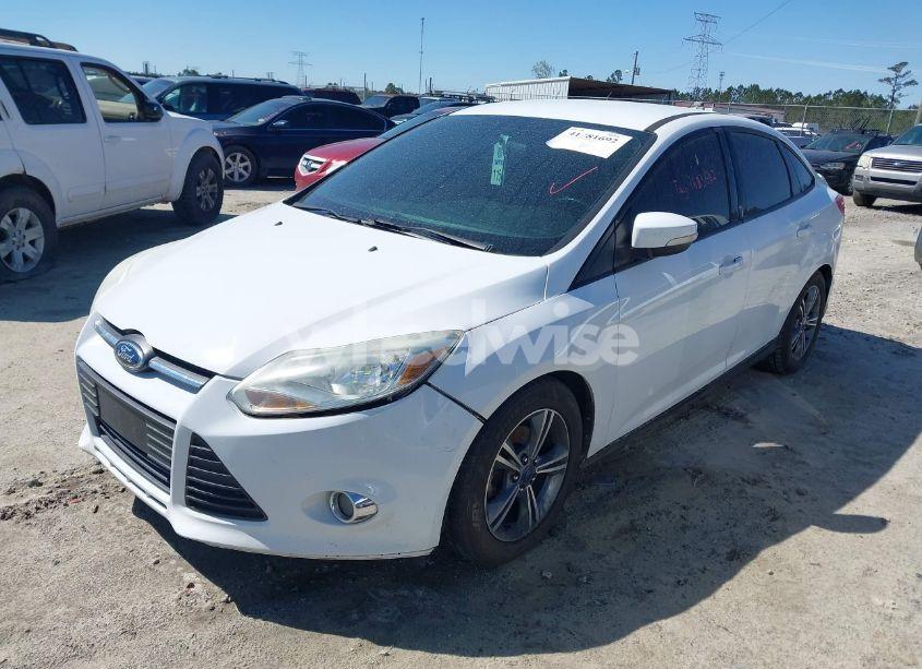 Photo 2 of 2014 Ford Focus SE (VIN 1FADP3F26EL190261)