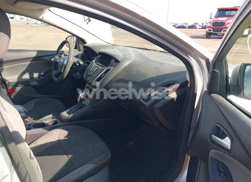 Photo 5 of 2014 Ford Focus SE (VIN 1FADP3F26EL193208)