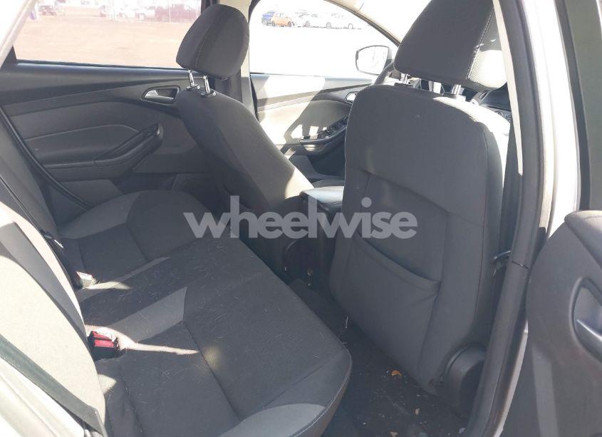 Photo 8 of 2014 Ford Focus SE (VIN 1FADP3F26EL193208)