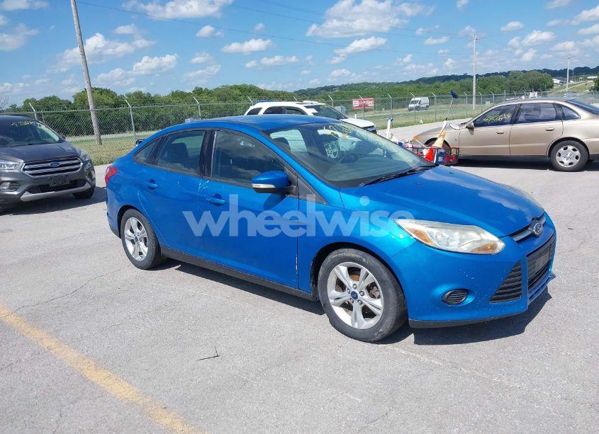 2014 Ford Focus SE (VIN 1FADP3F26EL196920) main photo