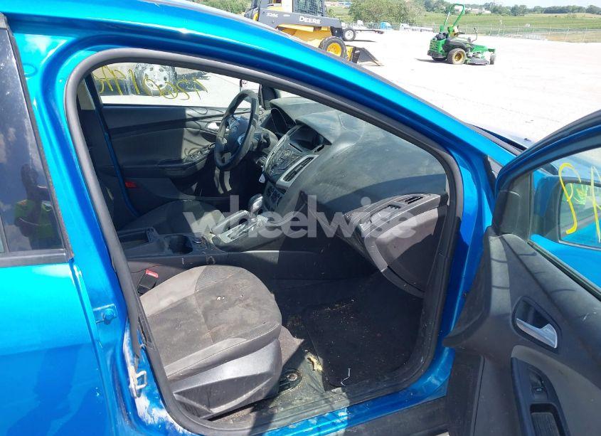 Photo 5 of 2014 Ford Focus SE (VIN 1FADP3F26EL196920)