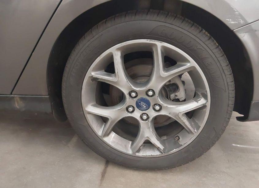 Photo 12 of 2014 Ford Focus SE (VIN 1FADP3F26EL209875)