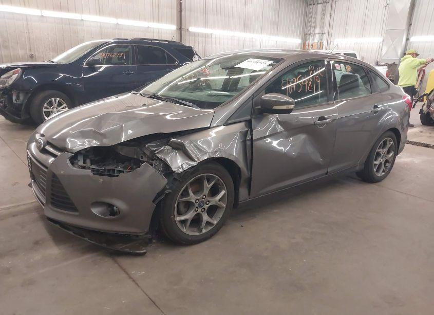 Photo 2 of 2014 Ford Focus SE (VIN 1FADP3F26EL209875)