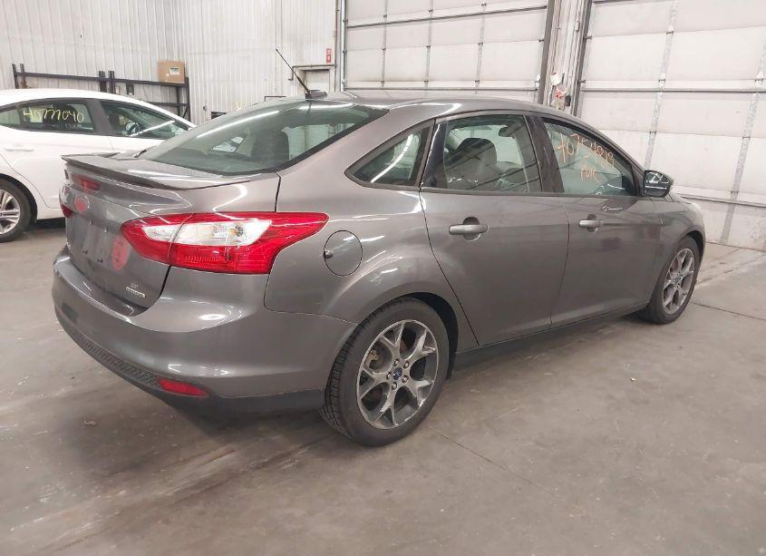 Photo 4 of 2014 Ford Focus SE (VIN 1FADP3F26EL209875)