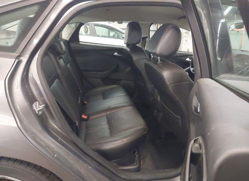 Photo 8 of 2014 Ford Focus SE (VIN 1FADP3F26EL209875)