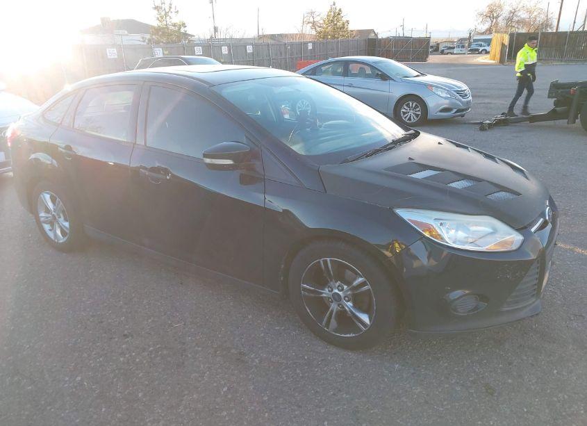 2014 Ford Focus SE (VIN 1FADP3F26EL209987) main photo