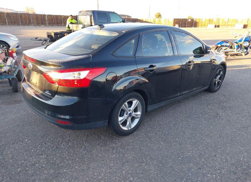 Photo 4 of 2014 Ford Focus SE (VIN 1FADP3F26EL209987)