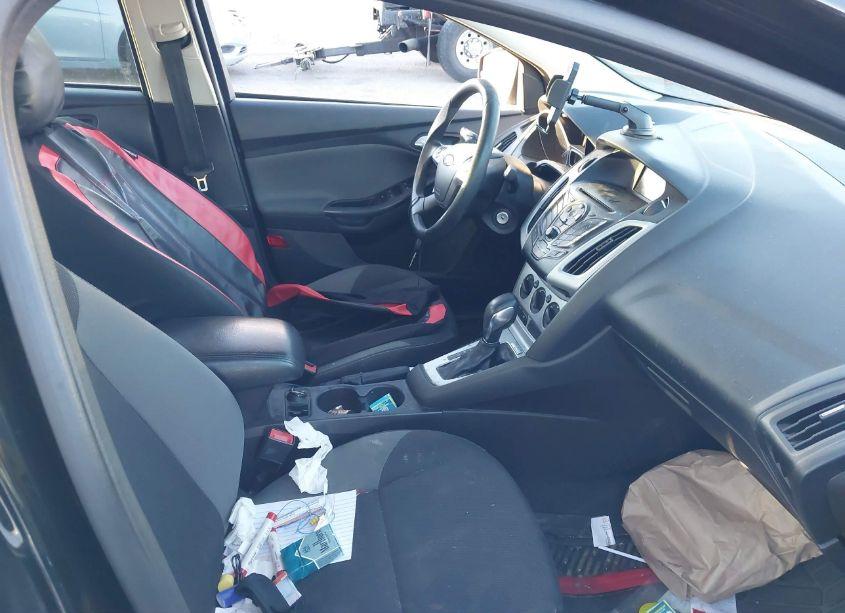 Photo 5 of 2014 Ford Focus SE (VIN 1FADP3F26EL209987)