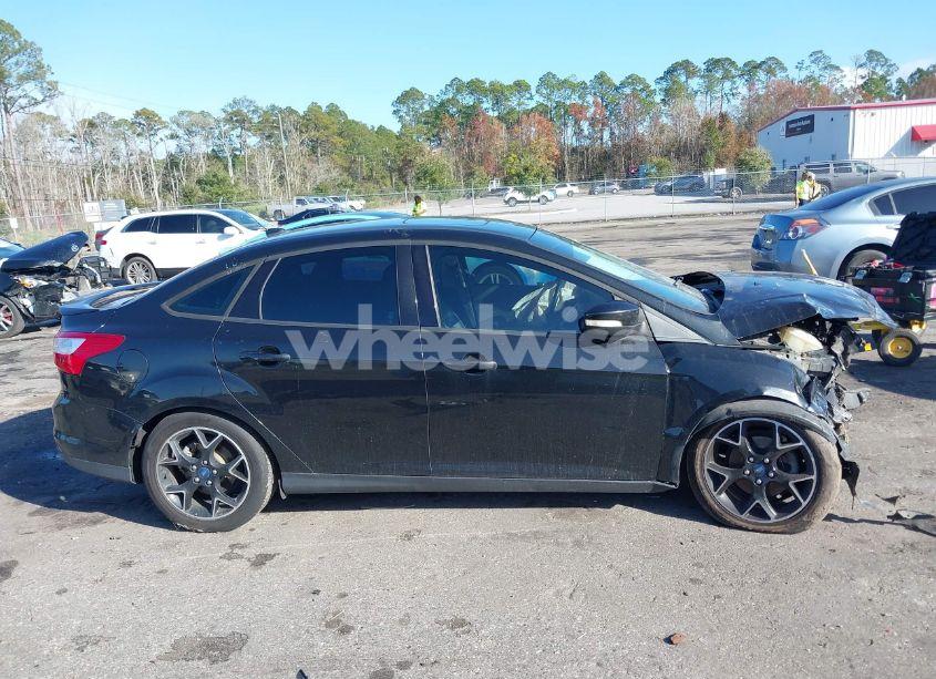 Photo 13 of 2014 Ford Focus SE (VIN 1FADP3F26EL216373)