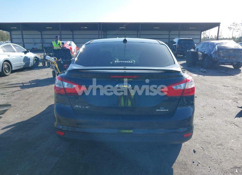 Photo 16 of 2014 Ford Focus SE (VIN 1FADP3F26EL216373)