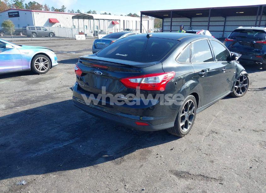 Photo 4 of 2014 Ford Focus SE (VIN 1FADP3F26EL216373)