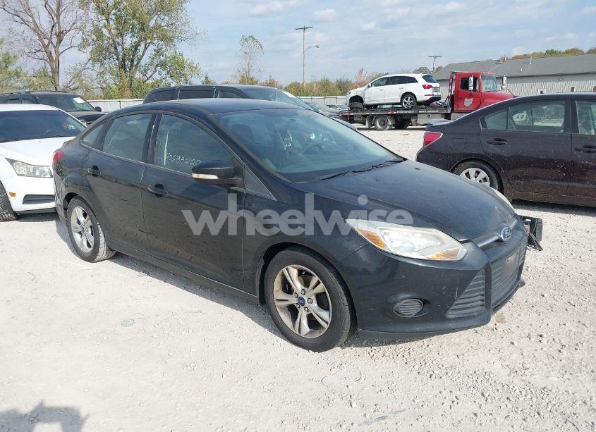2014 Ford Focus SE (VIN 1FADP3F26EL217832) main photo