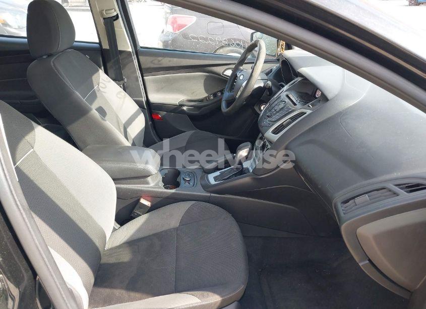 Photo 5 of 2014 Ford Focus SE (VIN 1FADP3F26EL217832)