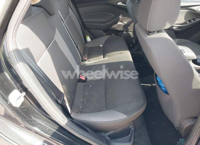 Photo 8 of 2014 Ford Focus SE (VIN 1FADP3F26EL217832)