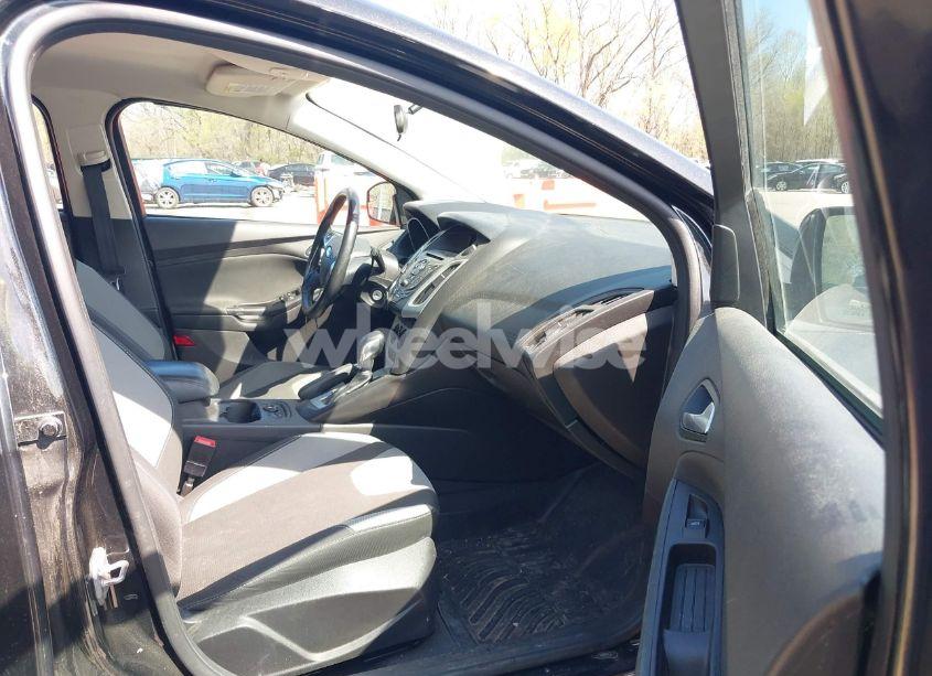 Photo 5 of 2014 Ford Focus SE (VIN 1FADP3F26EL223601)