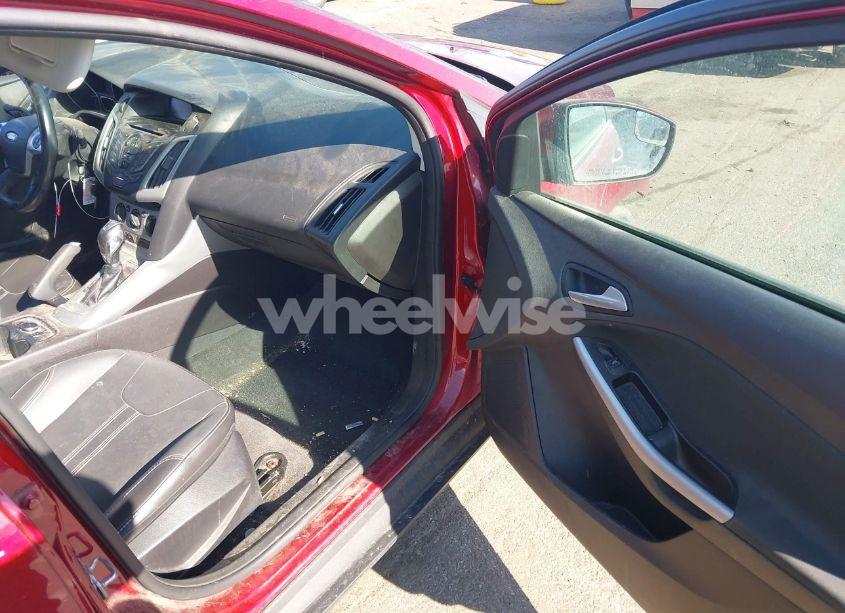 Photo 5 of 2014 Ford Focus SE (VIN 1FADP3F26EL232394)