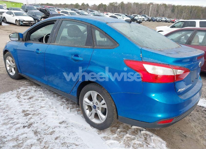 Photo 3 of 2014 Ford Focus SE (VIN 1FADP3F26EL243797)