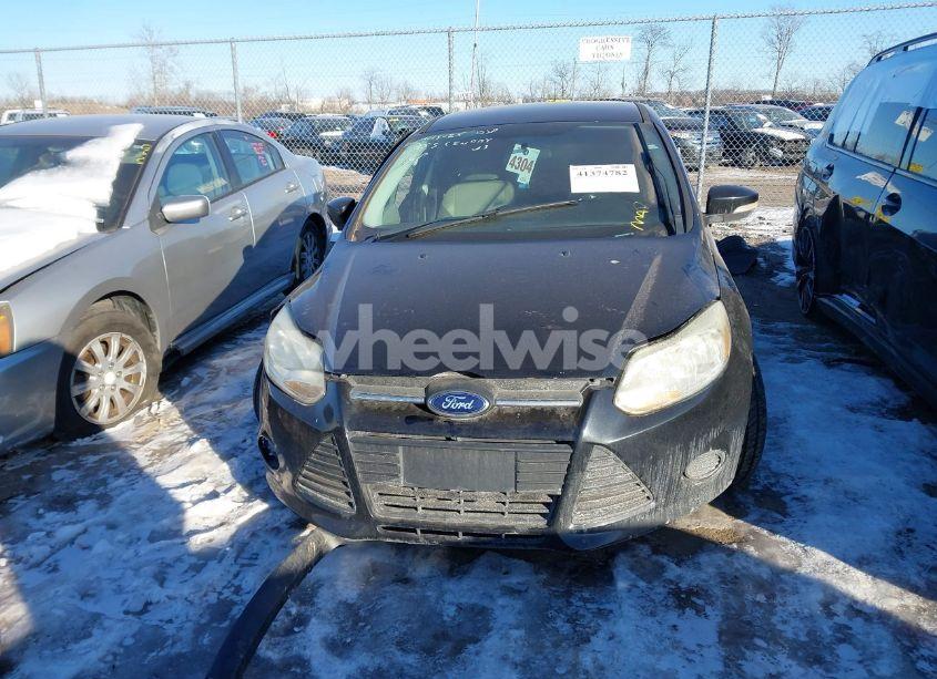 Photo 11 of 2014 Ford Focus SE (VIN 1FADP3F26EL245517)