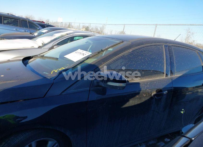 Photo 13 of 2014 Ford Focus SE (VIN 1FADP3F26EL245517)