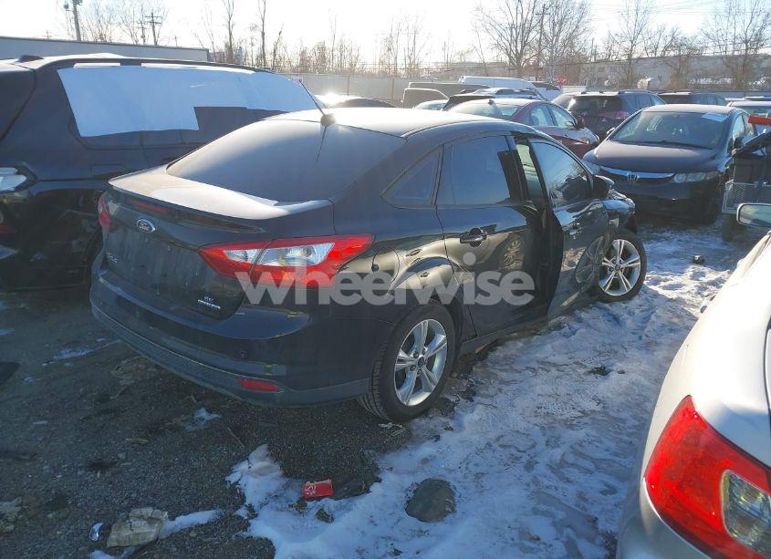 Photo 4 of 2014 Ford Focus SE (VIN 1FADP3F26EL245517)