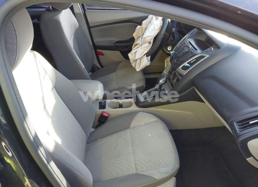 Photo 5 of 2014 Ford Focus SE (VIN 1FADP3F26EL245517)