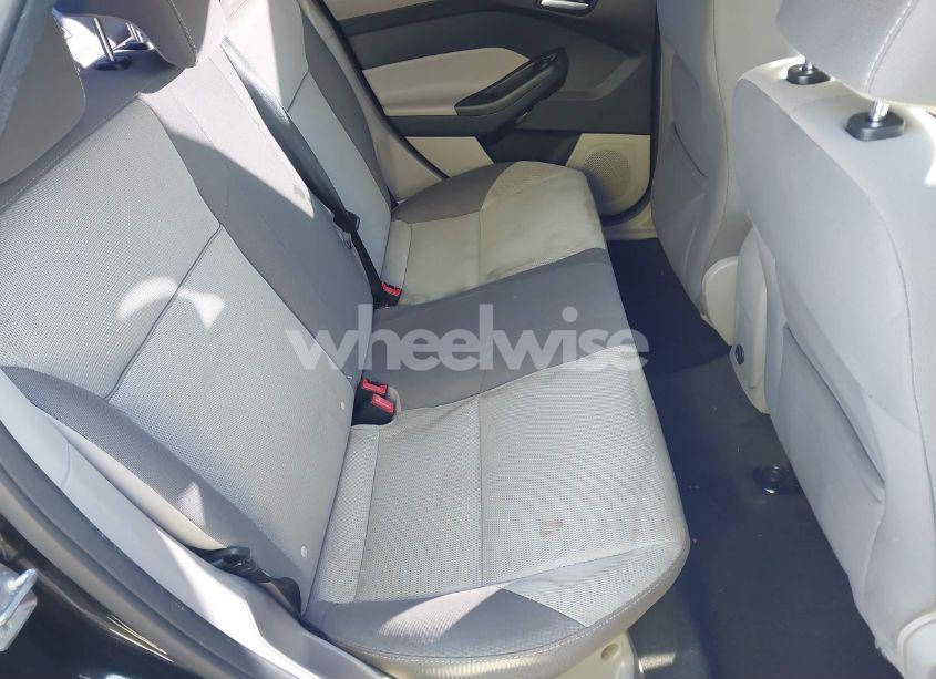 Photo 8 of 2014 Ford Focus SE (VIN 1FADP3F26EL245517)