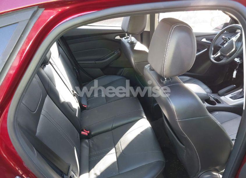 Photo 8 of 2014 Ford Focus SE (VIN 1FADP3F26EL251267)