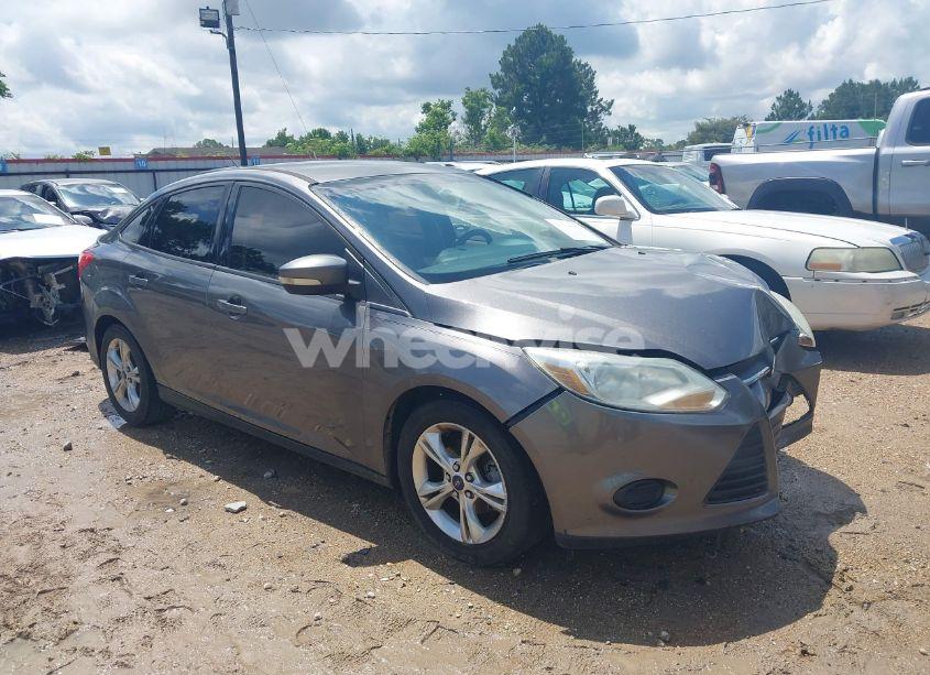 2014 Ford Focus SE (VIN 1FADP3F26EL254069) main photo