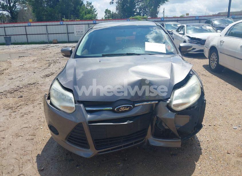 Photo 12 of 2014 Ford Focus SE (VIN 1FADP3F26EL254069)