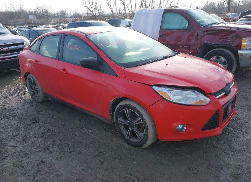 2014 Ford Focus SE (VIN 1FADP3F26EL268117) main photo