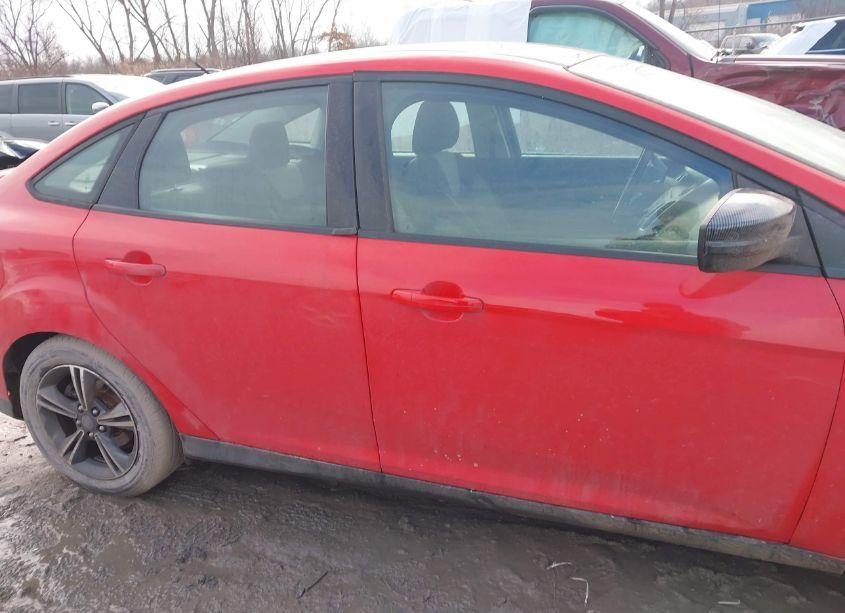 Photo 13 of 2014 Ford Focus SE (VIN 1FADP3F26EL268117)