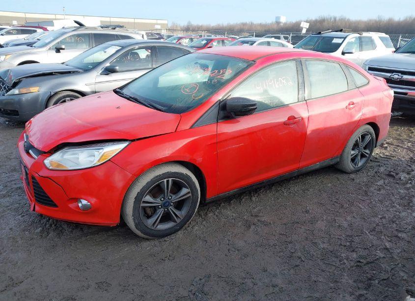 Photo 2 of 2014 Ford Focus SE (VIN 1FADP3F26EL268117)