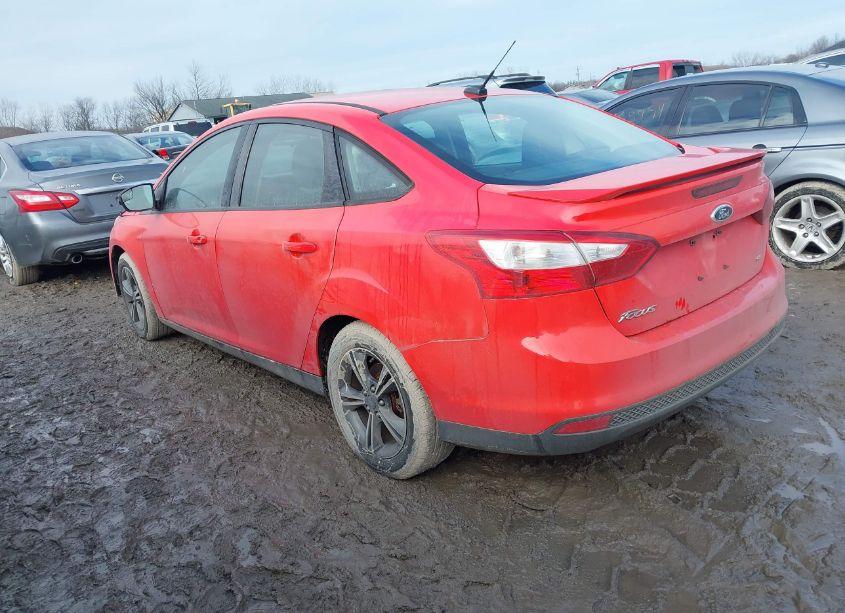 Photo 3 of 2014 Ford Focus SE (VIN 1FADP3F26EL268117)