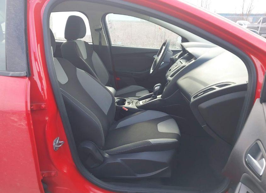 Photo 5 of 2014 Ford Focus SE (VIN 1FADP3F26EL268117)