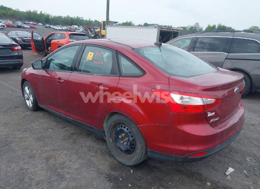 Photo 3 of 2014 Ford Focus SE (VIN 1FADP3F26EL278713)