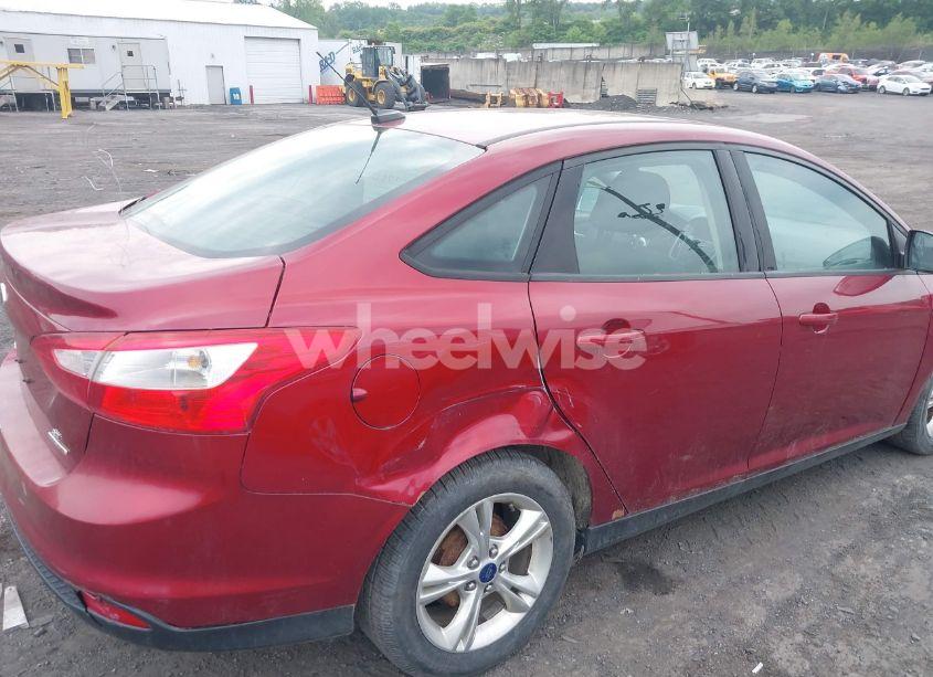 Photo 6 of 2014 Ford Focus SE (VIN 1FADP3F26EL278713)