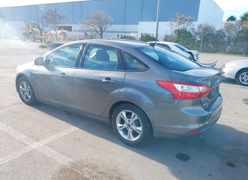 Photo 3 of 2014 Ford Focus SE (VIN 1FADP3F26EL285290)